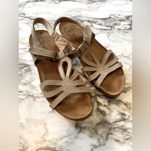 Naot Rachel Wedges